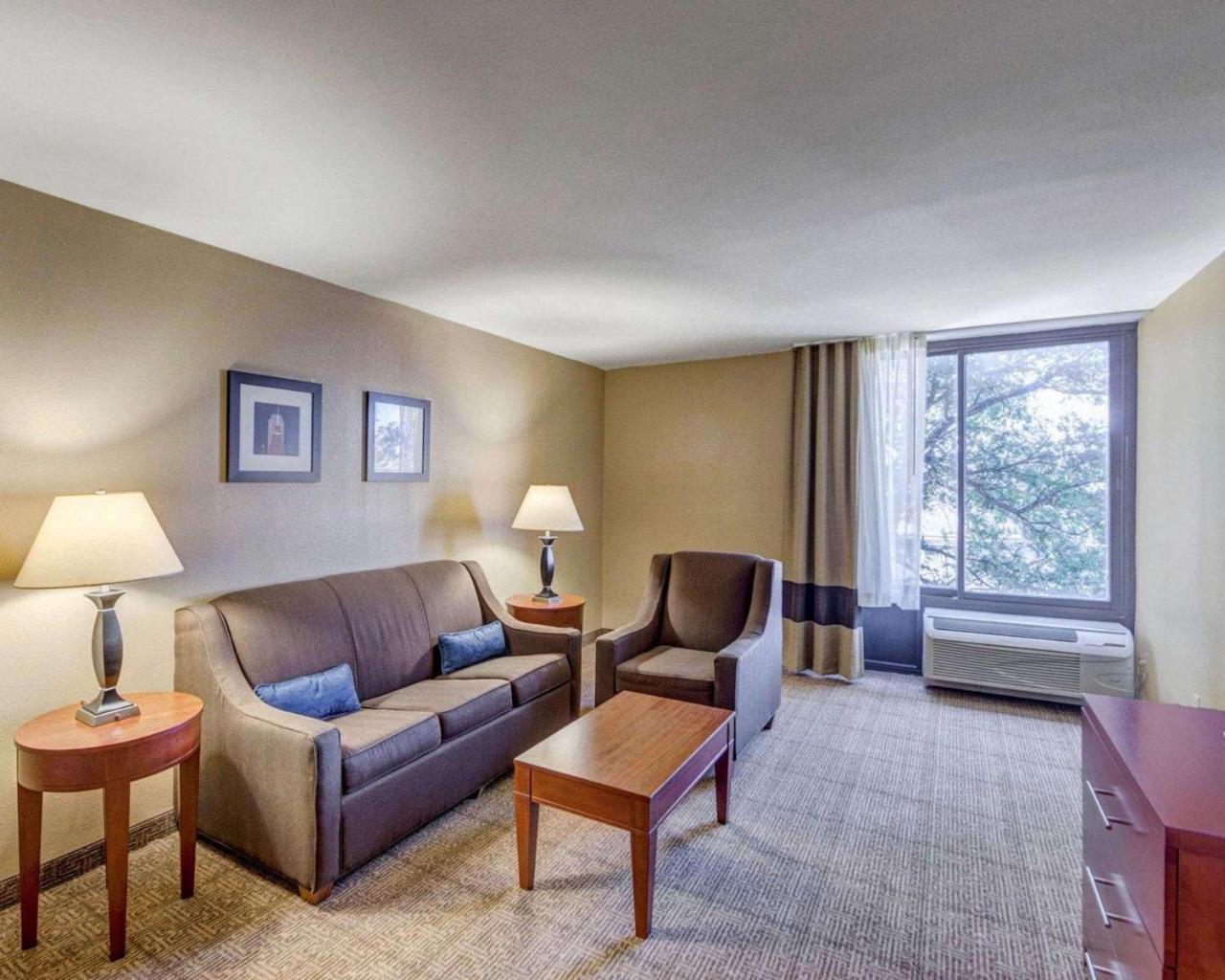 Comfort Inn & Suites Plano East Bagian luar foto