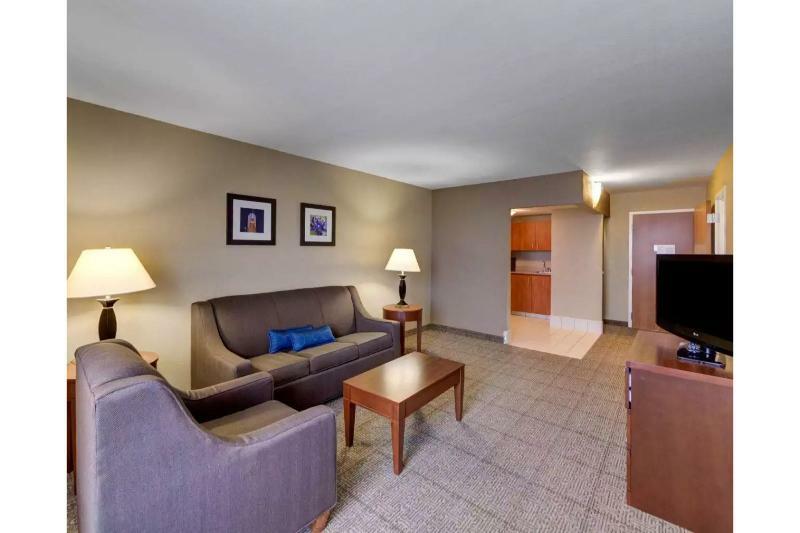 Comfort Inn & Suites Plano East Bagian luar foto